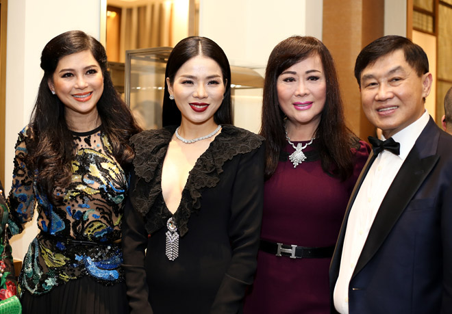 Đến Việt Nam, vợ chồng Thần điêu đại hiệp trông xuống sắc ở tuổi U50